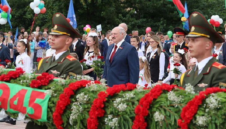 Лукашенко пообещал, что «все будет хорошо, войны не будет точно»