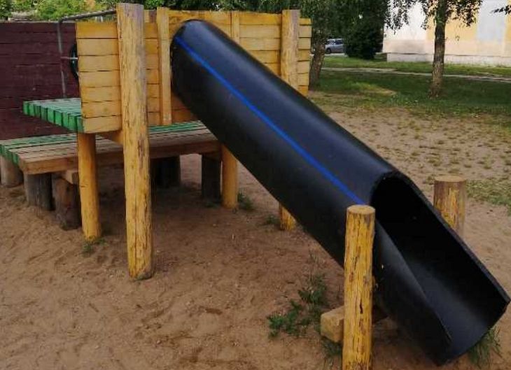 В Толочинском районе ребенок застрял в трубе детской горки: помогли спасатели