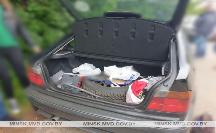 В Минске 23-летний парень курил гашиш, когда его задерживали за кражу В Минске 23-летний парень курил гашиш, когда его задерживали за кражу