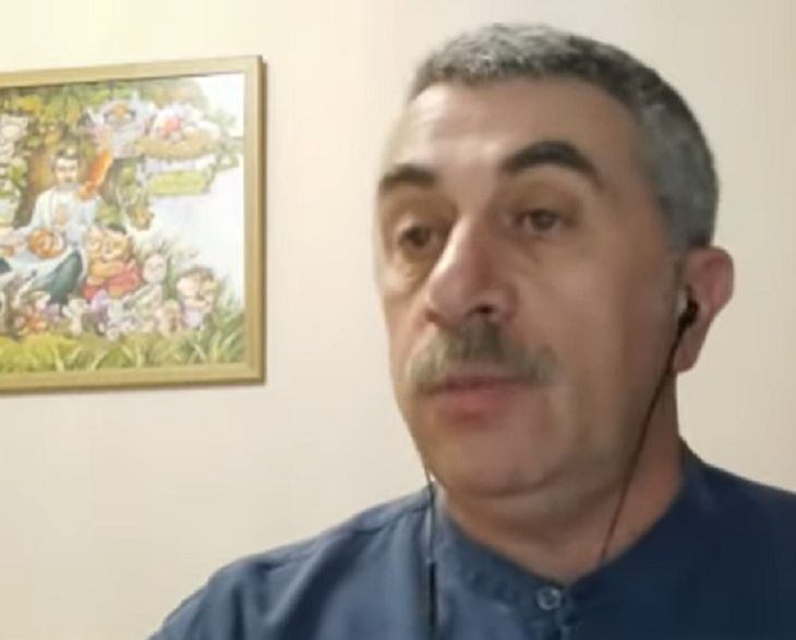 Доктор Комаровский рассказал, есть ли угроза COVID-19 в бассейне