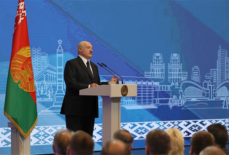 Лукашенко пояснил, за что людям ниспосланы вирусы