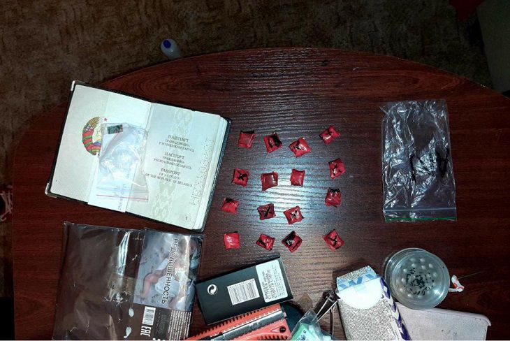 Взяли с поличным. В Минске поймали крупных наркоторговцев