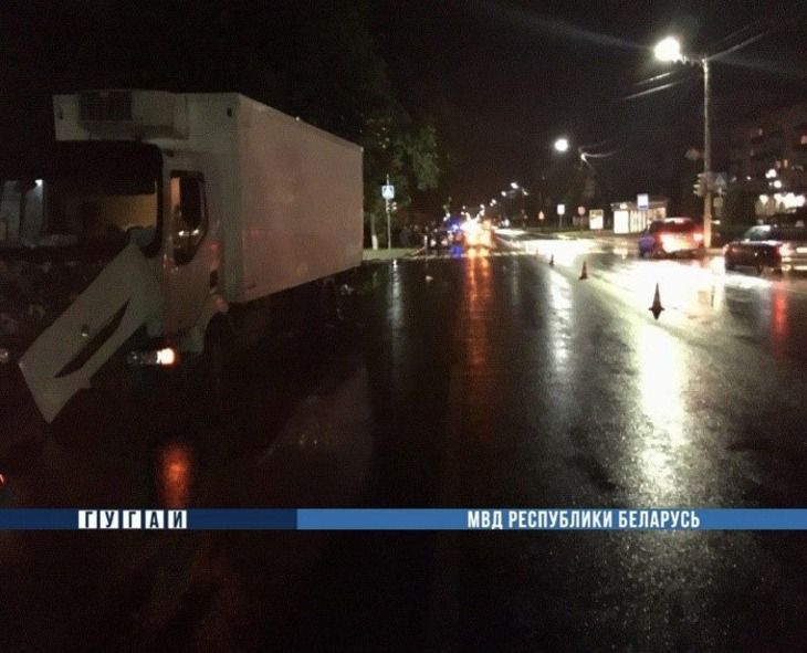 ДТП в Пинске: под колеса грузовика попал мужчина 