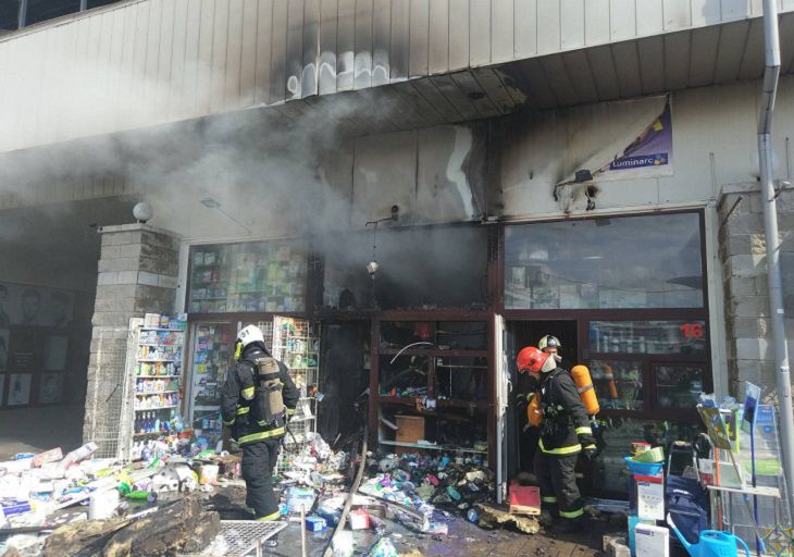 ЧП на Комаровском рынке в Минске: горел целый павильон