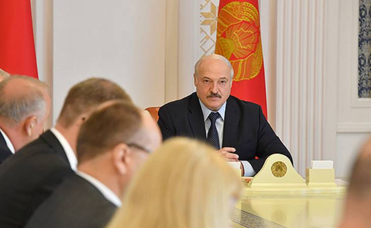 Лукашенко предупредил тех, кто увольняет и выбрасывает людей на улицу