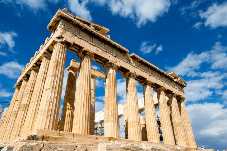 Импортный коронавирус: Греция оказалась на грани карантина из-за туристов