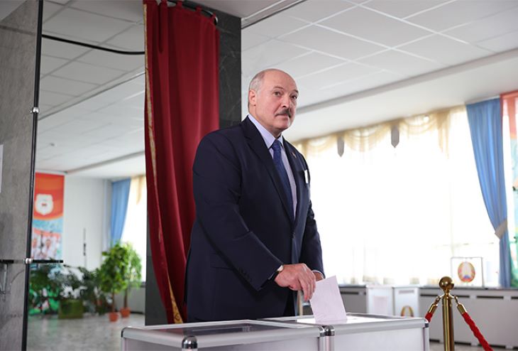 ЦИК: Лукашенко лидирует на закрытых участках в пяти регионах, у него 82%