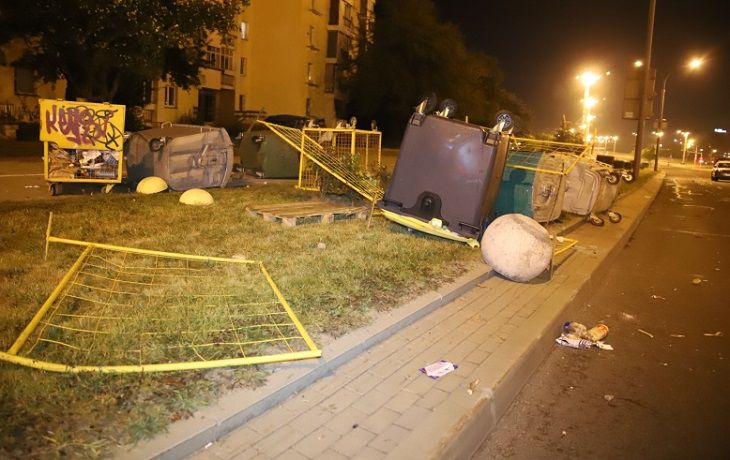 СК: возбуждено 21 уголовное дело по фактам массовых беспорядков и насилия в отношении милиции СК: возбуждено 21 уголовное дело по фактам массовых беспорядков и насилия в отношении милиции