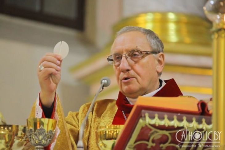 Главу католиков Беларуси Кондрусевича не впускают в страну 