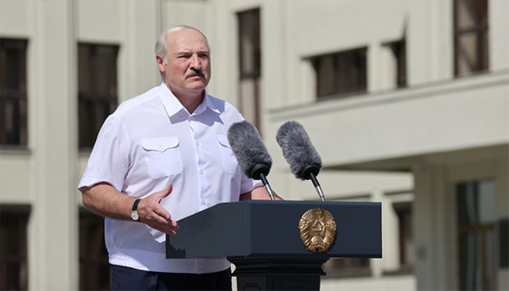Лукашенко о Координационном совете: Разбежались и спрятались под плинтус. Мы их вытащим всех