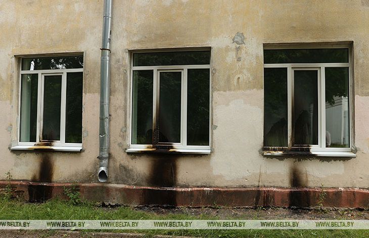 Неизвестные пытались поджечь школу в Минске