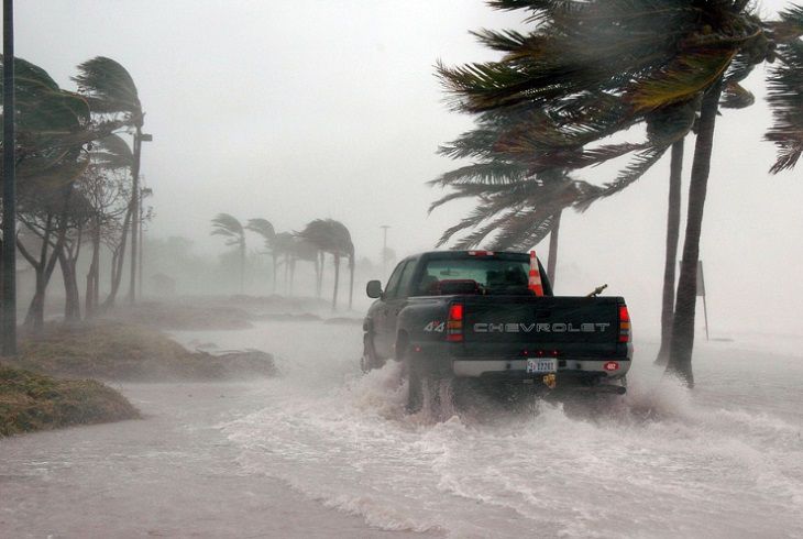 Режим ЧС ввели во Флориде из-за надвигающегося урагана