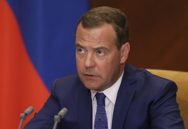 Медведев прокомментировал ситуацию перед выборами в Беларуси