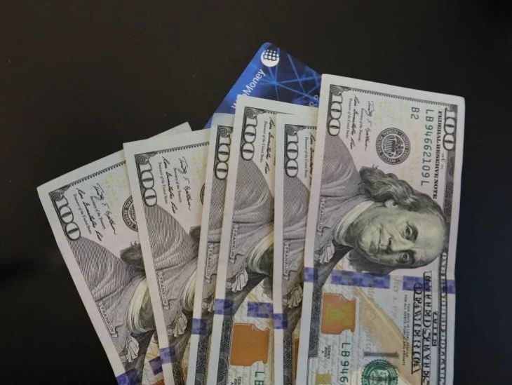 Забастовочный комитет поддержит МТЗ, МЗКТ и Гродно Азот: каждому по $100 тысяч