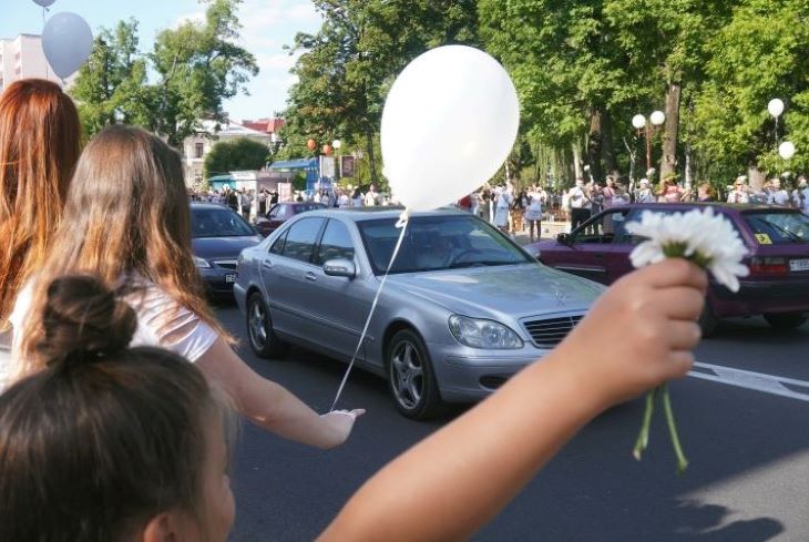Глава МВД Беларуси: Женщины стоят мирно в цепочках, не нарушают ничего уже такого страшного