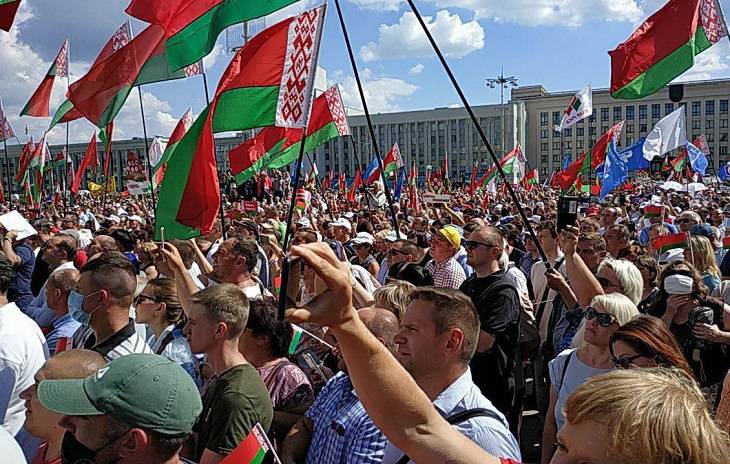 Замкомандира ОМОНа: прошу всех белорусов сохранять благоразумие и не поддаваться на провокации Замкомандира ОМОНа: прошу всех белорусов сохранять благоразумие и не поддаваться на провокации