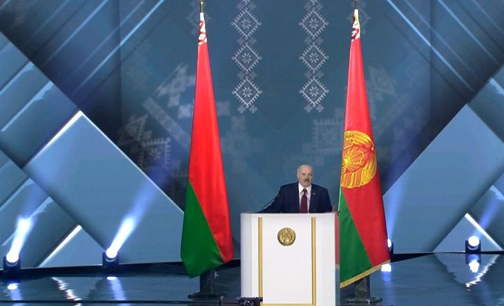 Лукашенко обещает белорусам серьезное повышение зарплат Лукашенко обещает белорусам серьезное повышение зарплат