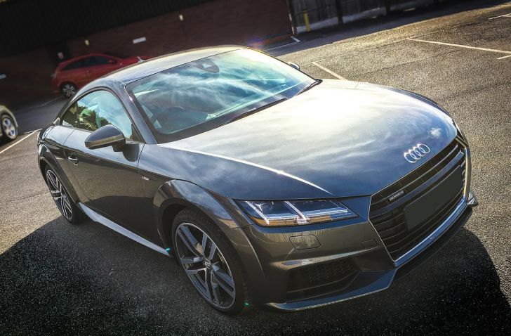 Названы 10 автомобилей, которые можно смело покупать, несмотря на большой пробег