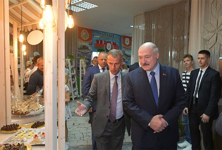 Лукашенко о происходящих странностях вокруг Беларуси: Вывод простой – деньги.
