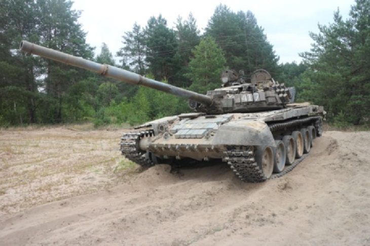 Эшелон белорусских танков замечен в России: что происходит