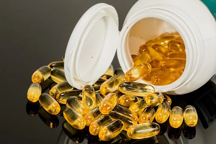 Эксперты рассказали, чем опасно запивать и заедать лекарства