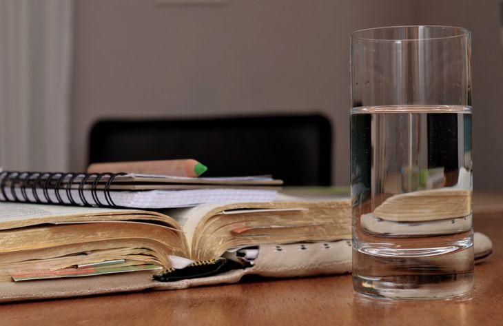 Медики назвали 5 признаков того, что человек пьет мало воды