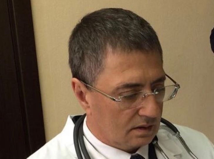 Хотя бы один раз в день: доктор Мясников рекомендует потеть