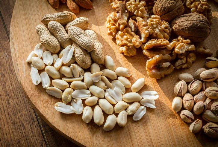 Ученые рассказали, что нужно есть, чтобы спастись от коронавируса