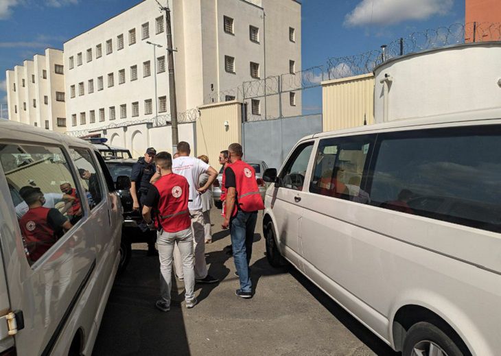 Красный Крест помогает белорусам в изоляторах Красный Крест помогает белорусам в изоляторах