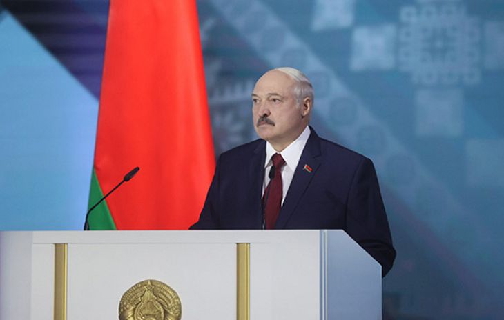 «Они ж вчера кланялись, извивались». Лукашенко высказался о тех, кто резко изменил свое отношение к власти «Они ж вчера кланялись, извивались». Лукашенко высказался о тех, кто резко изменил свое отношение к власти