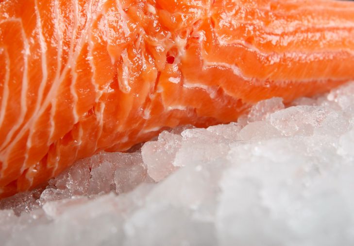 Ученые: замороженная еда может разносить COVID-19
