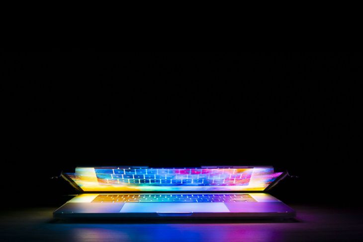Apple готовит планшет с проецируемой клавиатурой