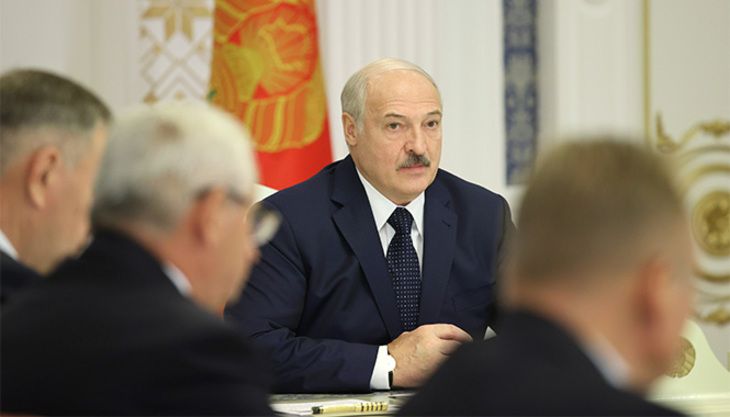 Лукашенко о санкциях ЕС: Они зажрались, танками пугают. Мы им покажем Лукашенко о санкциях ЕС: Они зажрались, танками пугают. Мы им покажем
