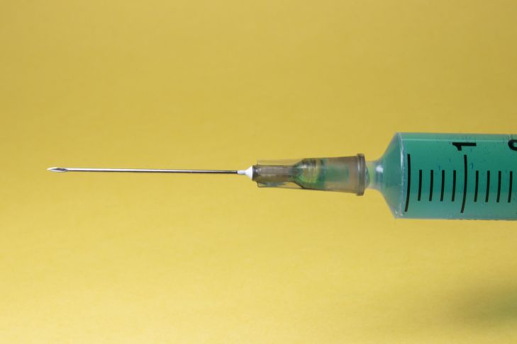 Стало известно, для кого опасна вакцина от COVID-19