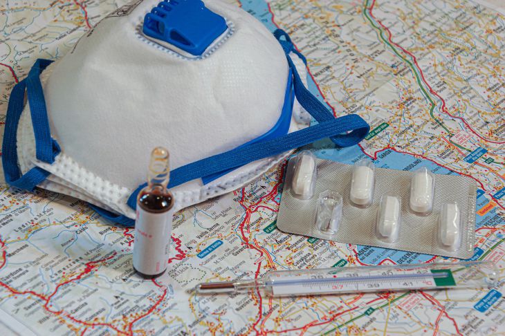 Китайские врачи лечили пациента от COVID-19 в течение семи месяцев