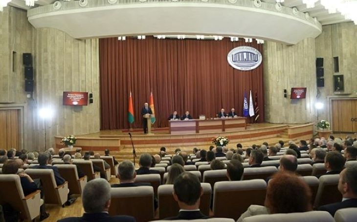 Президент Беларуси: Жизнь не ролик из интернета, назад не отмотаешь