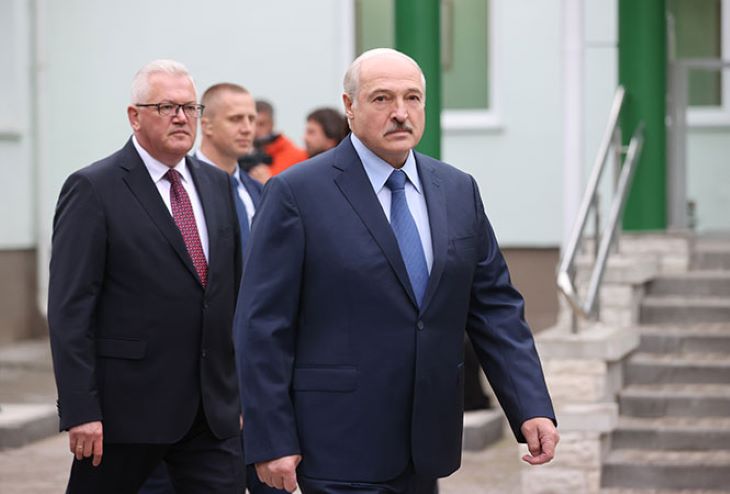 Лукашенко о том, если оппозиция придет к власти: Начнут резать этих людей и их детей
