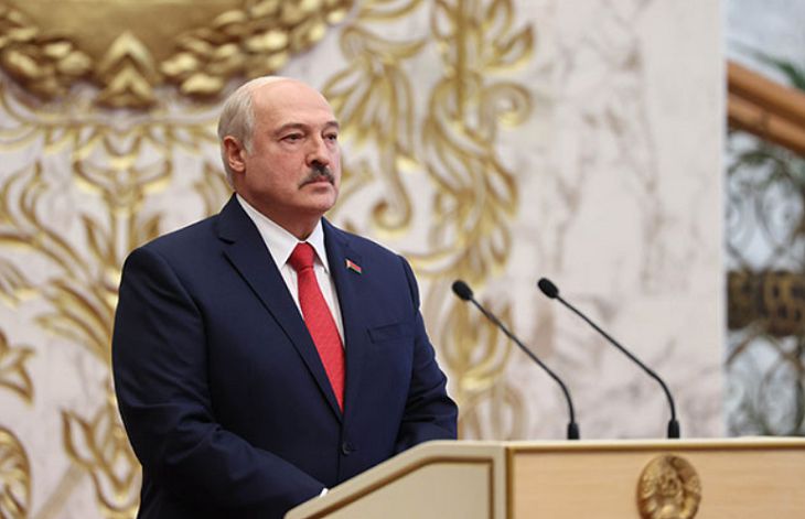 Диктор на Беларусь 1 оговорился про «красную руку» Лукашенко