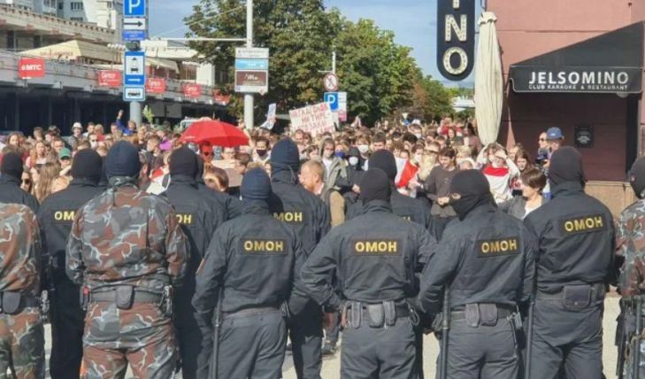 Акции солидарности прошли в разных районах Минска 2 сентября: чем все закончилось 