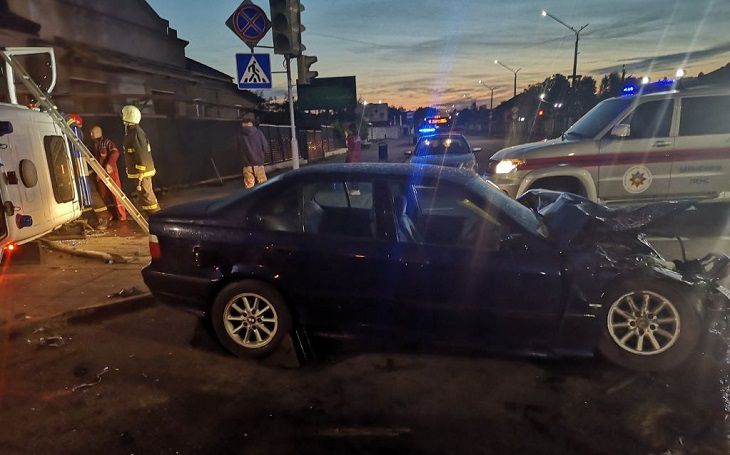 Скорая с пациентом перевернулась в Барановичах