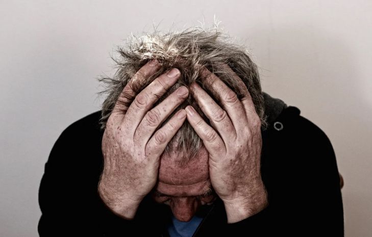 Ученые объяснили, почему люди среднего возраста чаще жалуются на боль, чем пожилые Ученые объяснили, почему люди среднего возраста чаще жалуются на боль, чем пожилые