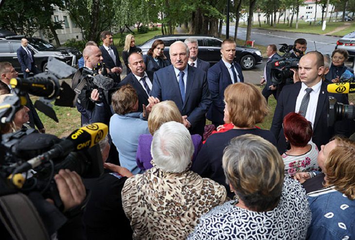 Лукашенко: «Вы понимаете, кто за нас взялся»