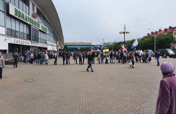 На улицы Минска вышли демонстранты: вот что происходит сейчас На улицы Минска вышли демонстранты: вот что происходит сейчас