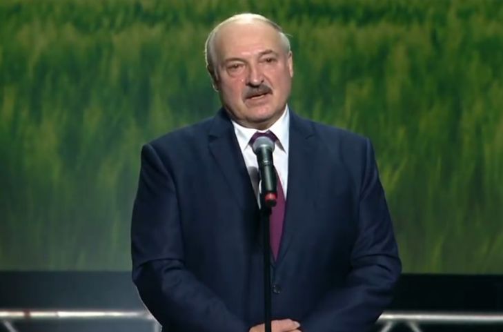 «Я не агрессор, я очень мирный человек»: Лукашенко выступил на форуме «За Беларусь»