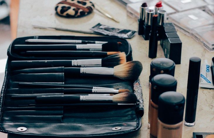 5 популярных трендов в макияже, которые давно вышли из моды