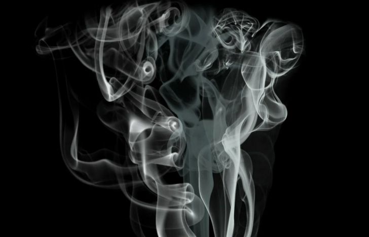 Ученые: облака от электронных сигарет токсичны и не являются паром