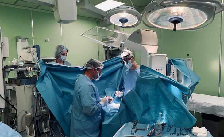 Белорусские кардиохирурги провели уникальную операцию новорожденной девочке