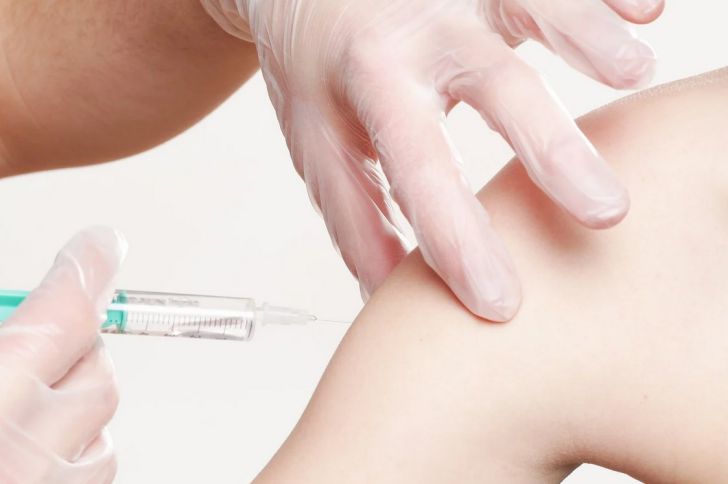 В ВОЗ назвали сроки проявления эффекта вакцинации от COVID-19