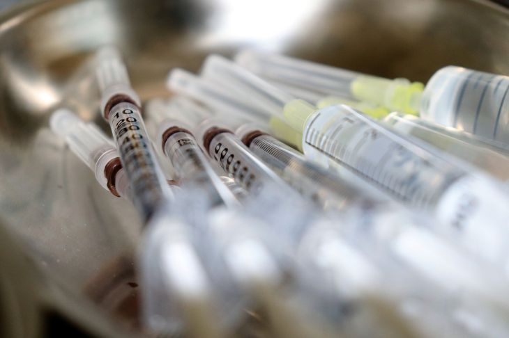 Частные компании США и Европы заинтересовались производством российской вакцины «Спутник-V»
