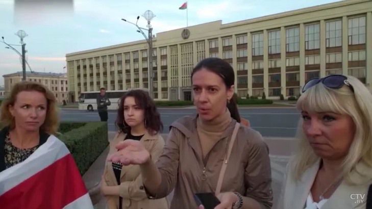 Женщина высказалась об акции протеста в Минске: Вас вся страна боится Женщина высказалась об акции протеста в Минске: Вас вся страна боится